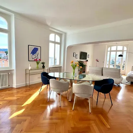 Cannes Tassigny Stylish - 2 Bedroom Apartment Sleeps 4 Free Parking